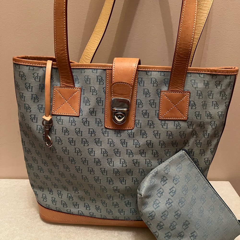 Dooney & Bourke canvas tote
